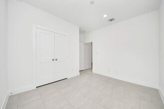 1420 Shaded Rock Dr in Sienna, TX - Foto de edificio - Building Photo