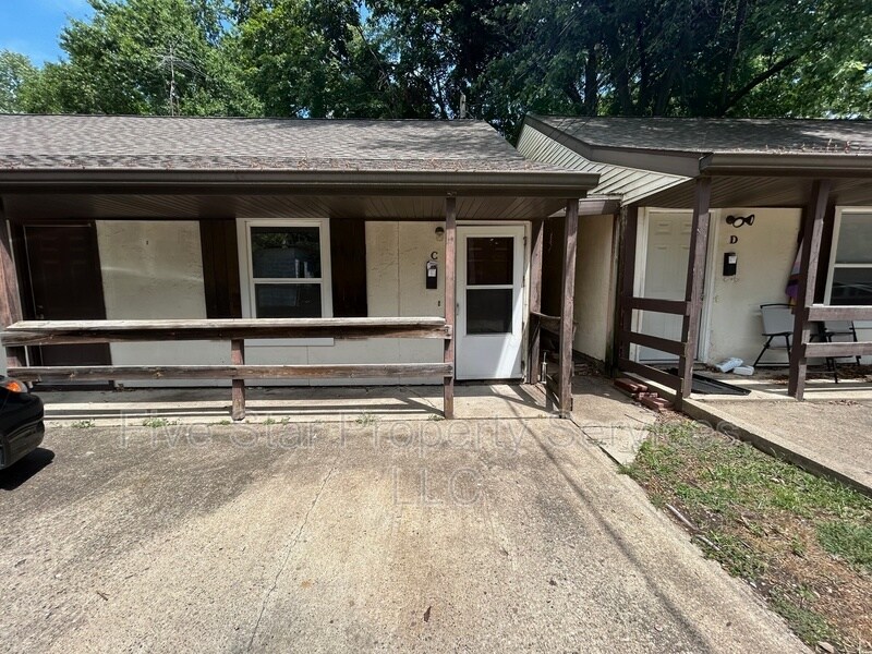 524 E Ridgely Ave in Springfield, IL - Building Photo