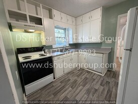 619 Cooper Ave in Lansing, MI - Building Photo