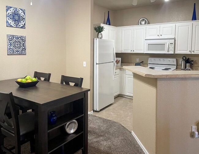 Club at Coldwater Springs in Avondale, AZ - Foto de edificio - Building Photo