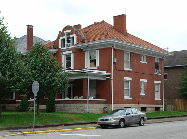 1501 Virginia St E in Charleston, WV - Building Photo - Building Photo