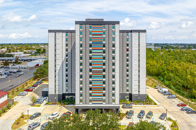 Lake Forest Manor Senior Apartments 62+ in New Orleans, LA - Building Photo - Building Photo