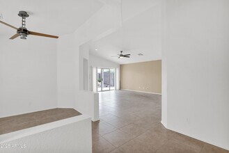 19851 N 35th St in Phoenix, AZ - Building Photo - Building Photo