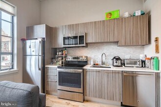 412 S 13th St in Philadelphia, PA - Building Photo - Building Photo