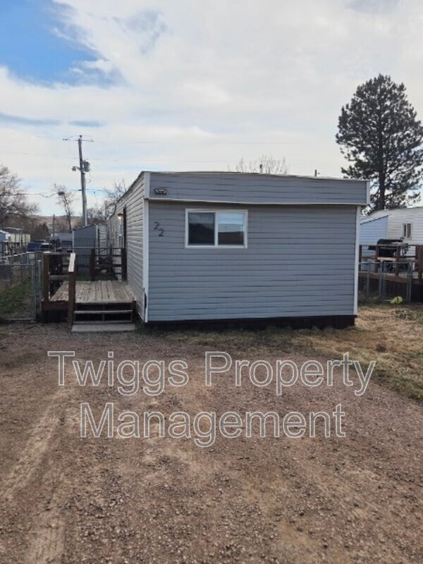 property at 107 Gumbo Dr