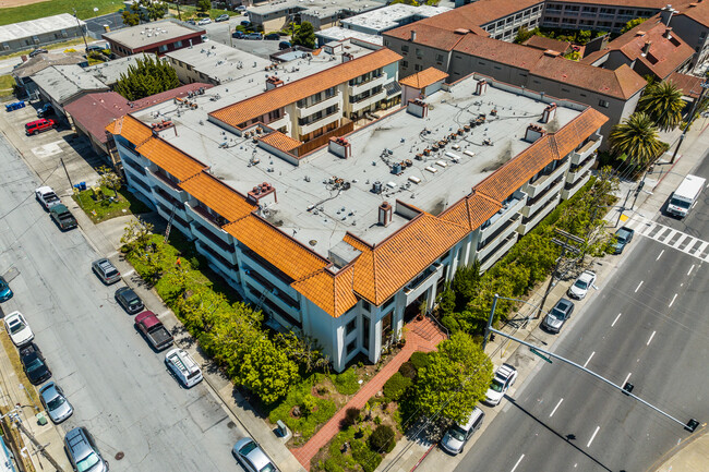 Camino Terrace in Millbrae, CA - Foto de edificio - Building Photo