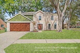 2301 Marys Creek Ct in Pearland, TX - Building Photo