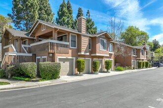 34548 Pueblo Ter in Fremont, CA - Foto de edificio - Building Photo