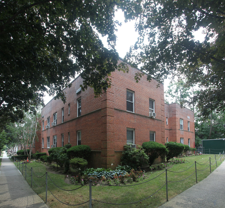 The Lanster in Kew Gardens, NY - Building Photo