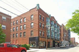 62-70 E Pearl St in Nashua, NH - Building Photo