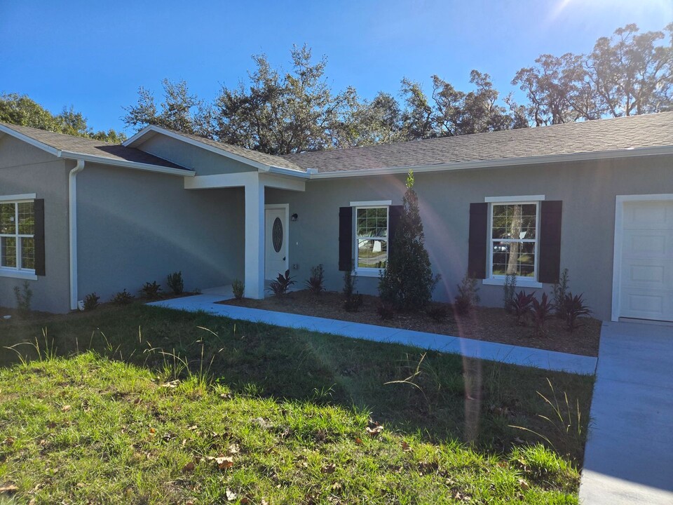 162 Dover Ln in DeLand, FL - Building Photo