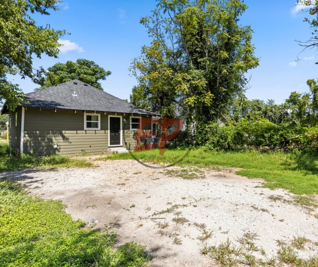 1019 Elm Ave in Waco, TX - Building Photo - Building Photo