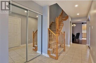 344 Riverstone Dr in Oakville, ON - Building Photo - Building Photo