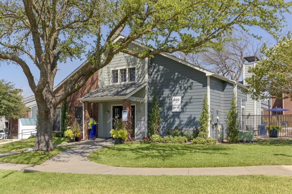 Brixton McKinney Apartments McKinney, TX Apartments