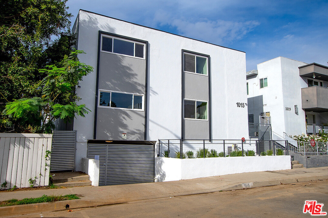 1015 N Vista St in West Hollywood, CA - Building Photo