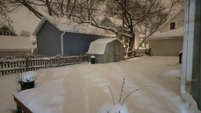 1313 N 67th St in Wauwatosa, WI - Foto de edificio - Building Photo