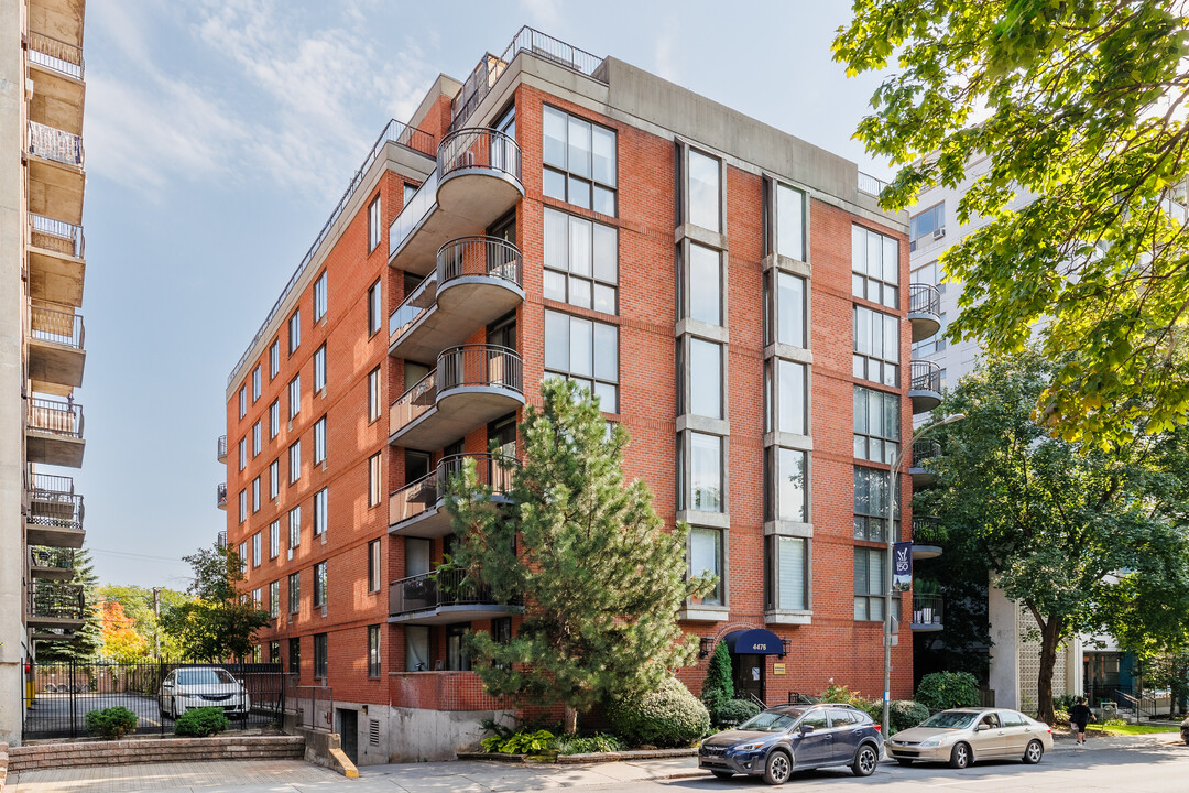 4476 Sainte-Catherine Rue O in Westmount, QC - Building Photo