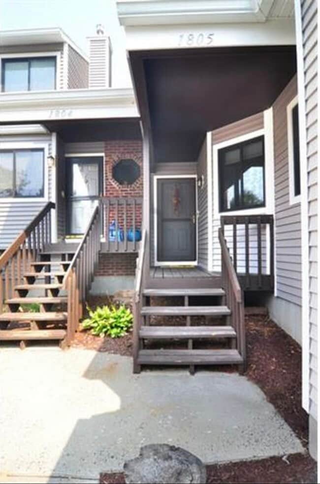 1805 Mill Pond Dr in South Windsor, CT - Building Photo - Building Photo