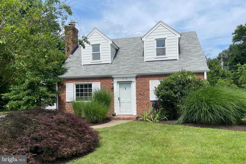 7110 Coventry Rd in Alexandria, VA - Building Photo
