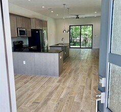 1805 Pine St in Georgetown, TX - Building Photo - Building Photo