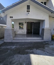 325 N Normandie Ave, Unit 325 in Los Angeles, CA - Building Photo - Building Photo