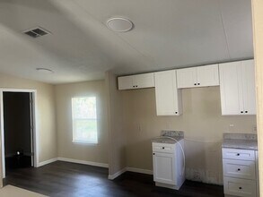 4794 Myrtle View Dr W in Mulberry, FL - Foto de edificio - Building Photo