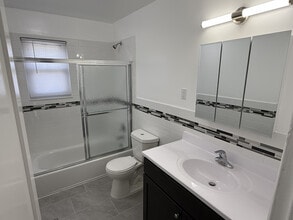 Continental Gardens in Ocean, NJ - Foto de edificio - Building Photo