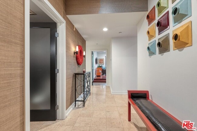 130 N Swall Dr in Beverly Hills, CA - Building Photo - Building Photo