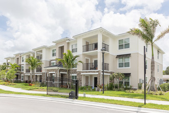 The Reserve at Coral Springs in Coral Springs, FL - Building Photo - Building Photo