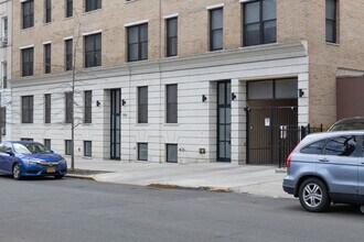 906 Prospect Pl in Brooklyn, NY - Foto de edificio - Building Photo