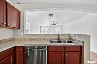 2230 N 94th Ln in Phoenix, AZ - Foto de edificio - Building Photo