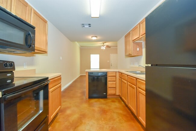 property at 1103 Parkhurst Ave