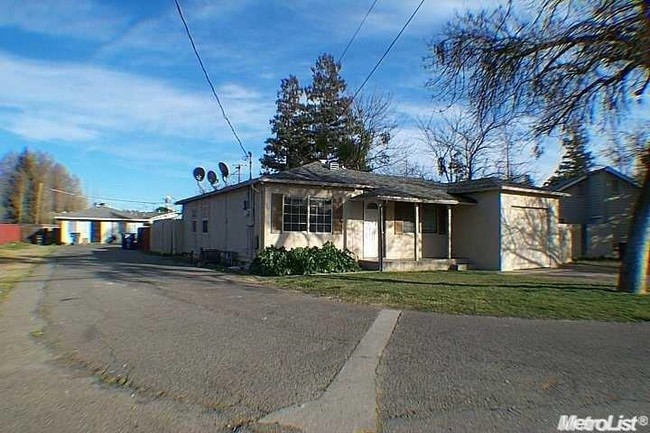 2650 Connie Dr in Sacramento, CA - Building Photo - Building Photo