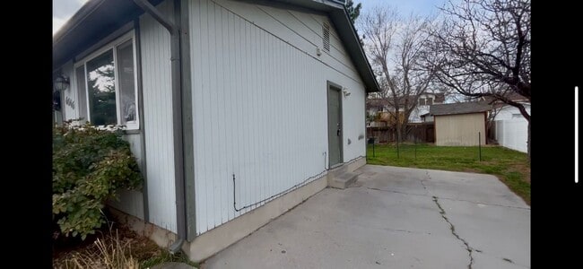 6046 S 4000 W in Kearns, UT - Building Photo - Building Photo