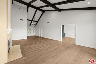 6024 Paseo La Vista in Los Angeles, CA - Building Photo - Building Photo