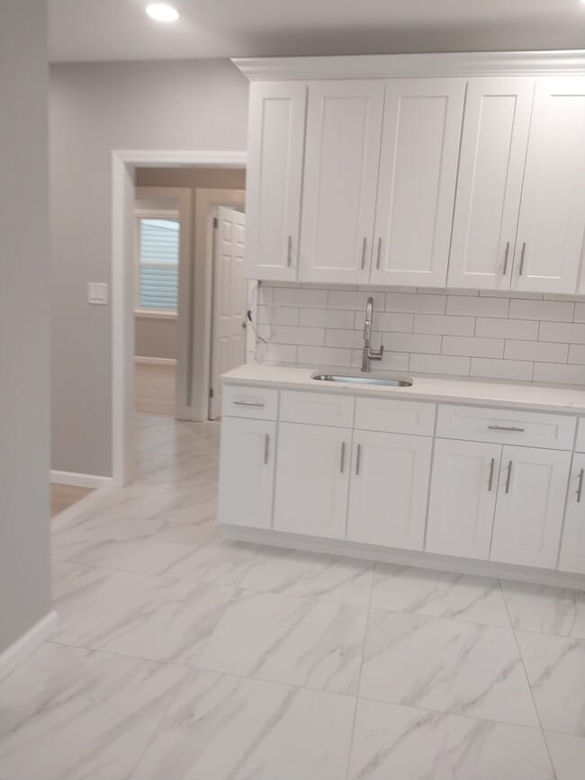 137 Chestnut Ave, Unit Chestnut 2nd floor