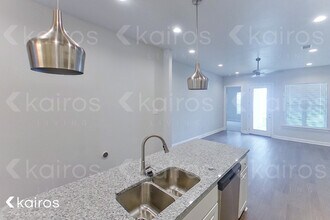 4808 W Dacha Ln in Baton Rouge, LA - Foto de edificio - Building Photo