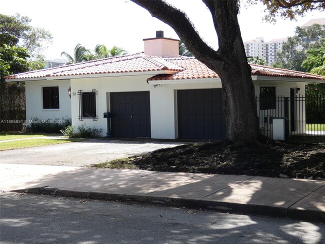 52 Alcantarra Ave in Coral Gables, FL - Building Photo - Building Photo