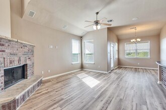 1260 Arbor Knot Dr in Kyle, TX - Building Photo - Building Photo
