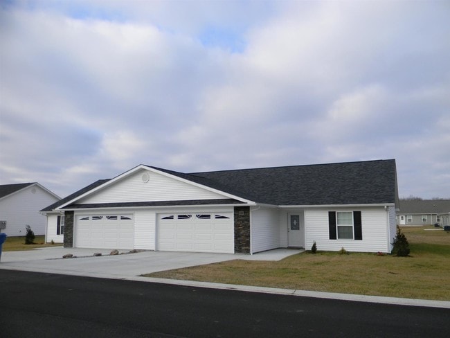 Cedar Creek Rentals in Carterville, IL - Foto de edificio - Building Photo