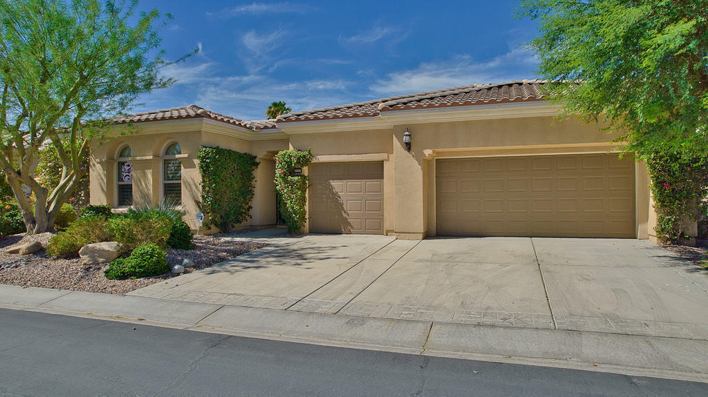 81157 Avenida Sombra in Indio, CA - Building Photo