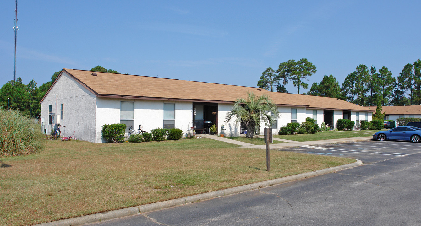 Sand Dunes Apartments in Panama City, FL - Building Photo