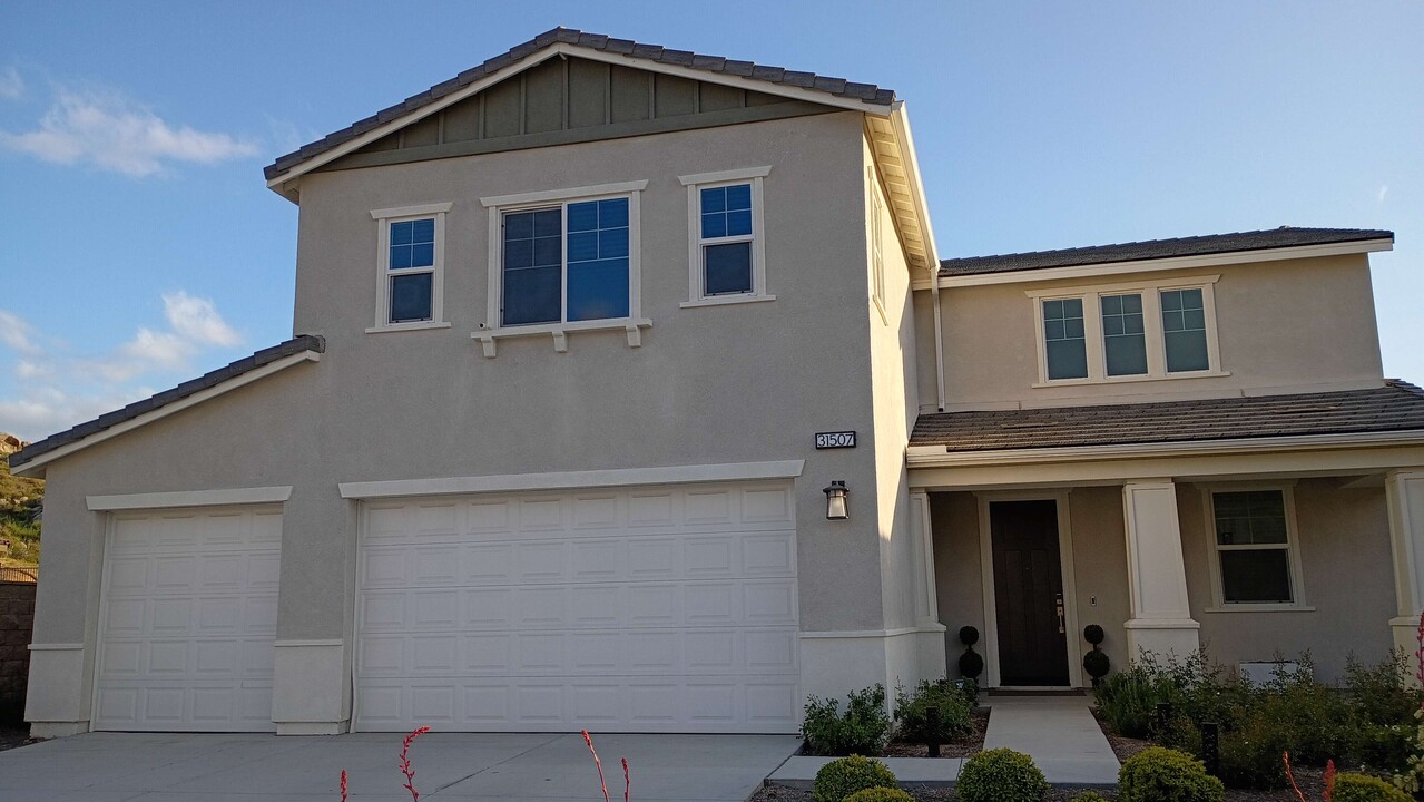 31507 Settlers Rd in Winchester, CA - Building Photo