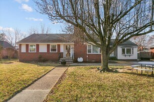 18 S Greenfield Ave in Hampton, VA - Building Photo