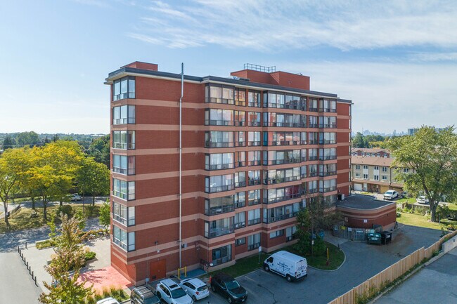 Gus Harris Place in Toronto, ON - Building Photo - Building Photo