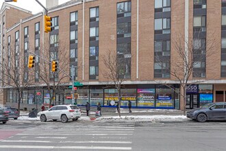 Washington Bridge View in Bronx, NY - Building Photo - Building Photo