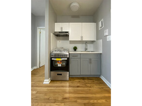 81 W 127th St, Unit 1B in New York, NY - Building Photo - Building Photo