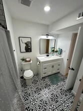 2544 Hondo Ave in Dallas, TX - Building Photo - Building Photo