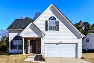 1438 Pebble Ridge Ln in Hampton, GA - Building Photo