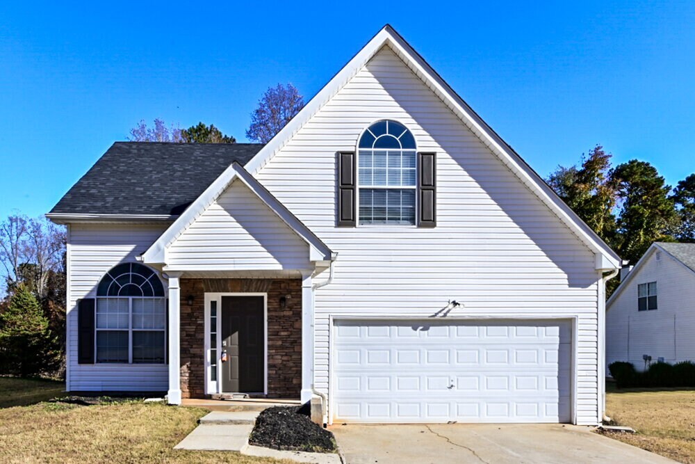 1438 Pebble Ridge Ln in Hampton, GA - Building Photo